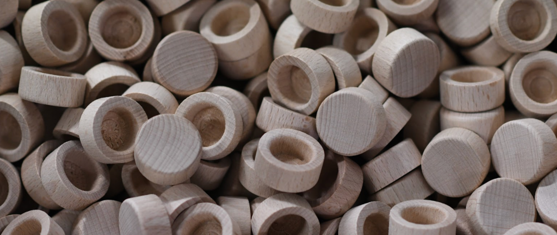 Composants de bouchons à tête : têtes en bois naturel destinées au bouchage premium.